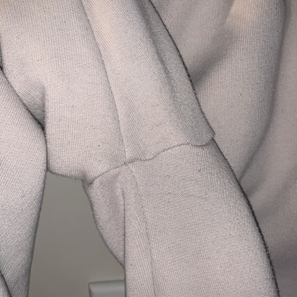 Aritzia Babaton TNA XS and XXS outfit - neutral bone white crop top and sweats - Picture 5 of 10